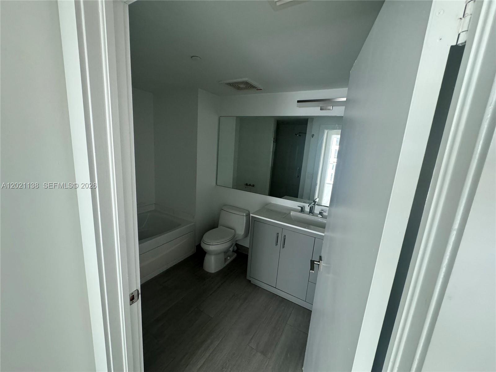 image 500 Brickell East6