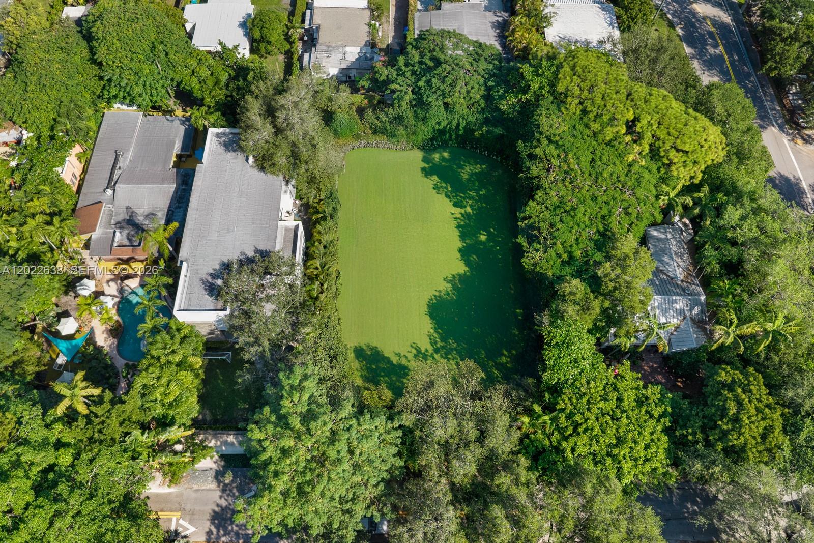 3729 Kumquat Ave Miami, FL 33133
