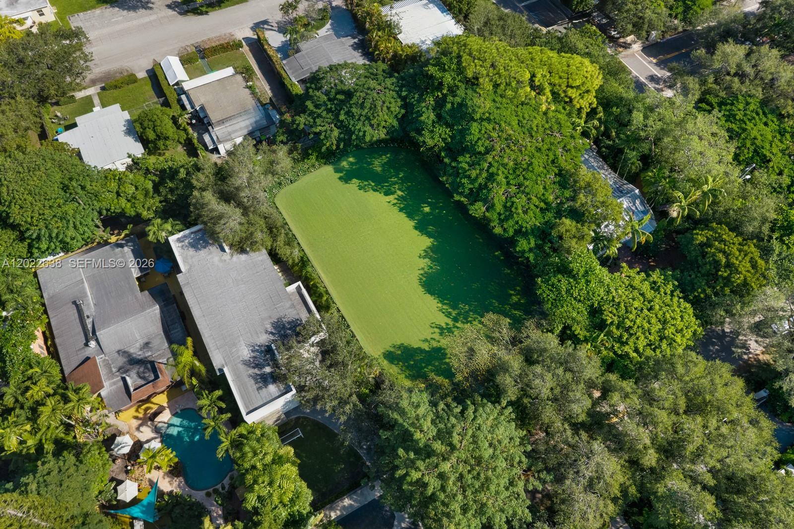 3729 Kumquat Ave Miami, FL 33133