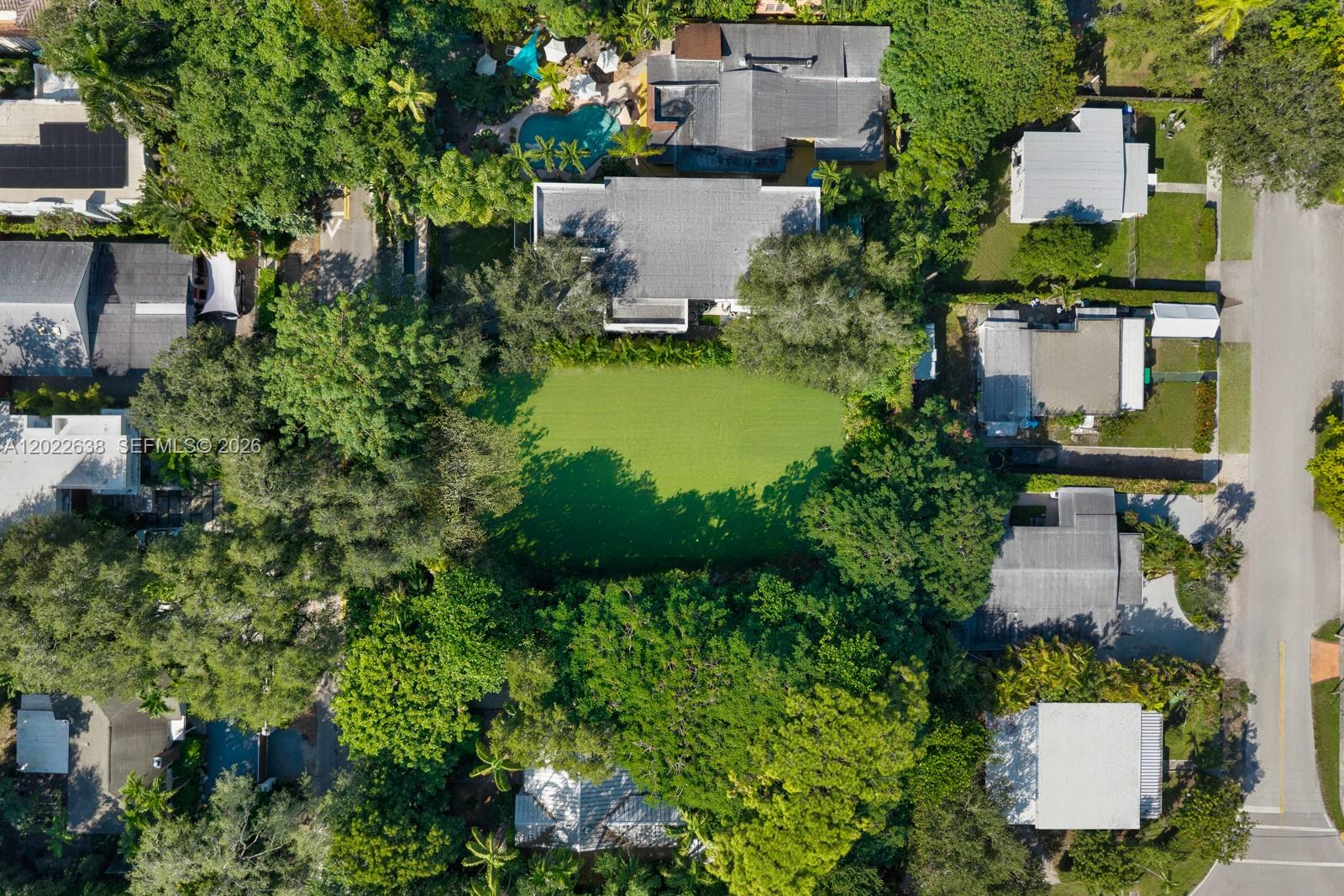 3729 Kumquat Ave Miami, FL 33133