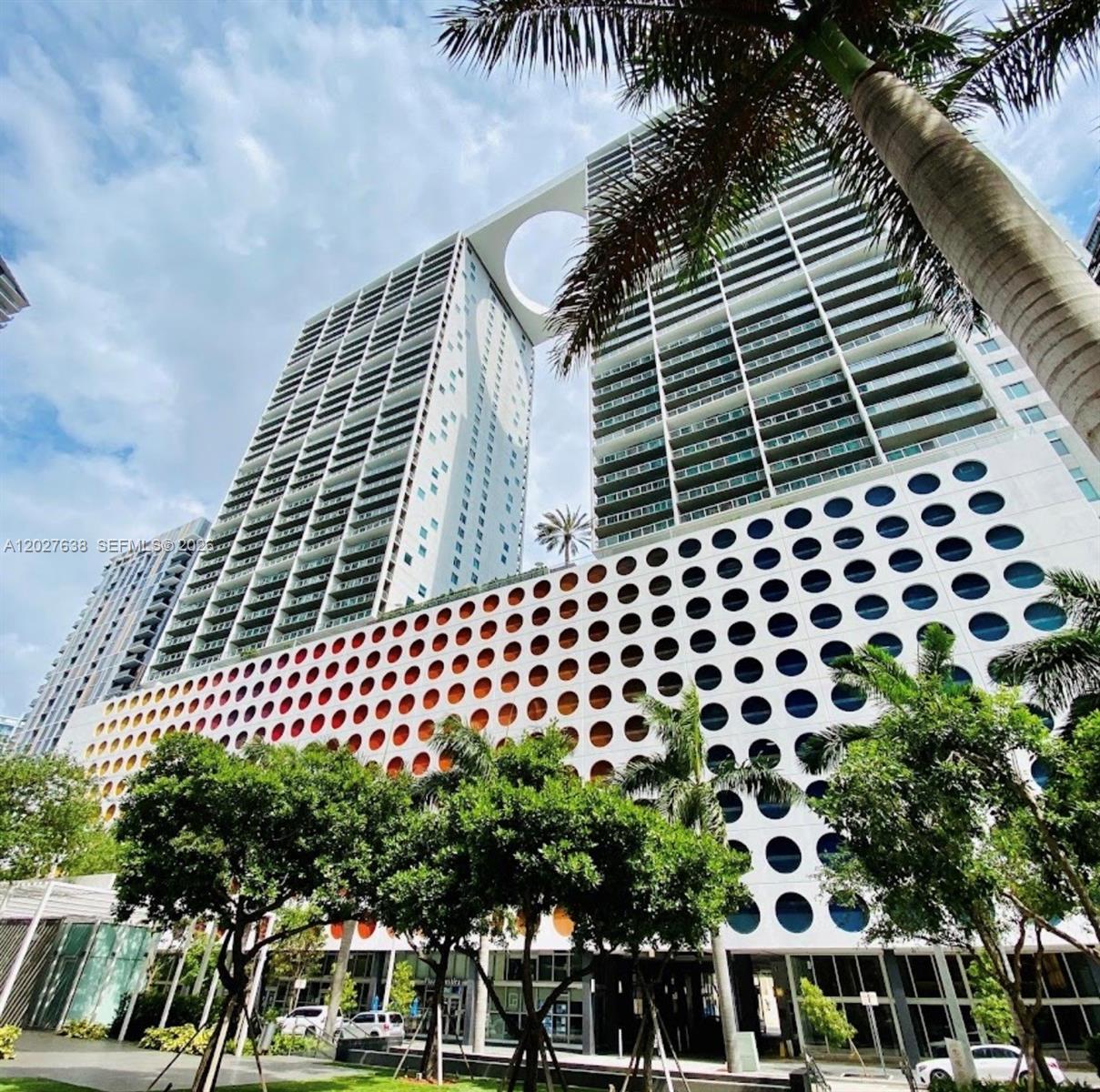 image 500 Brickell East0