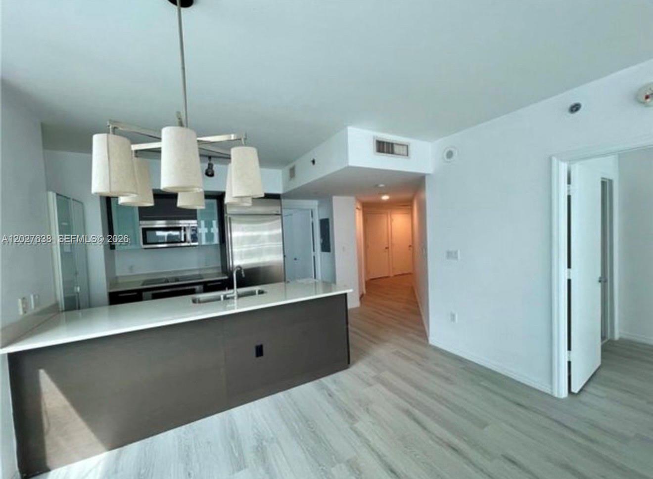 500 Brickell Ave #3910 Miami, FL 33131