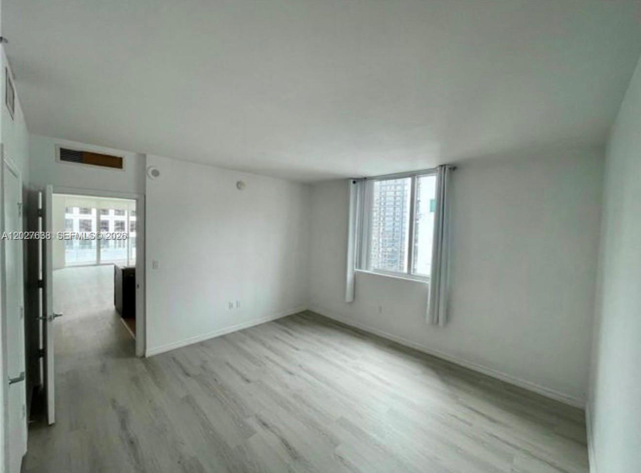 500 Brickell Ave #3910 Miami, FL 33131