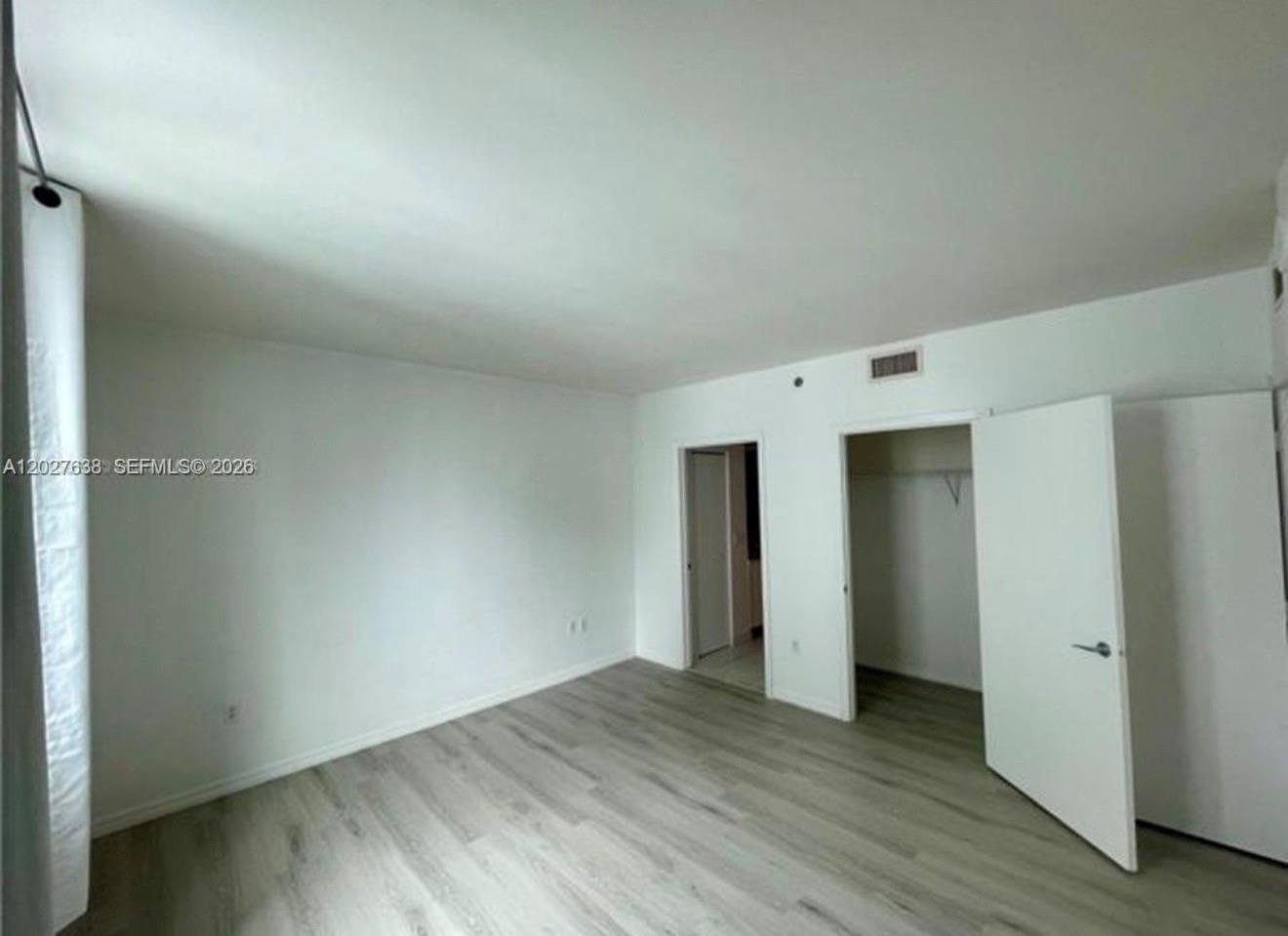 500 Brickell Ave #3910 Miami, FL 33131