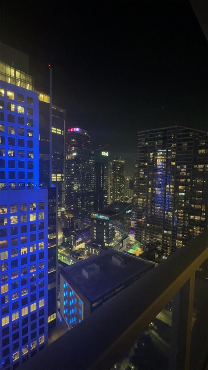 500 Brickell Ave #3910 Miami, FL 33131