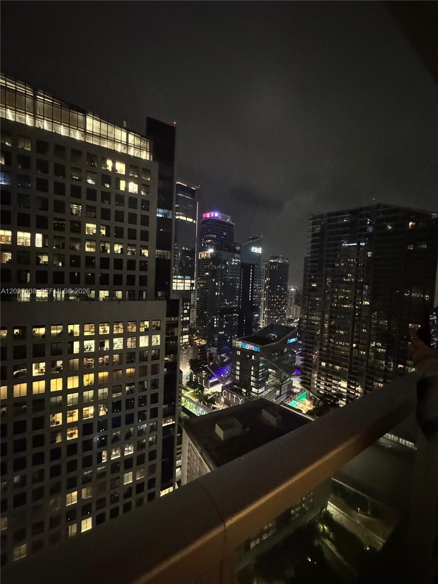 500 Brickell Ave #3910 Miami, FL 33131