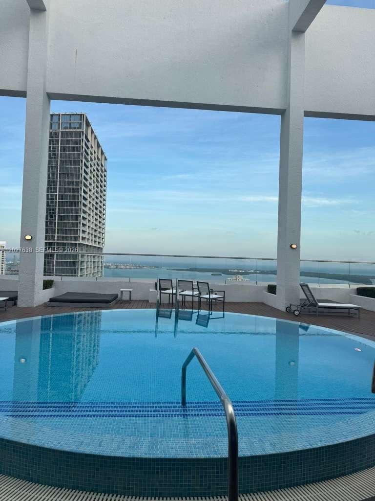 500 Brickell Ave #3910 Miami, FL 33131