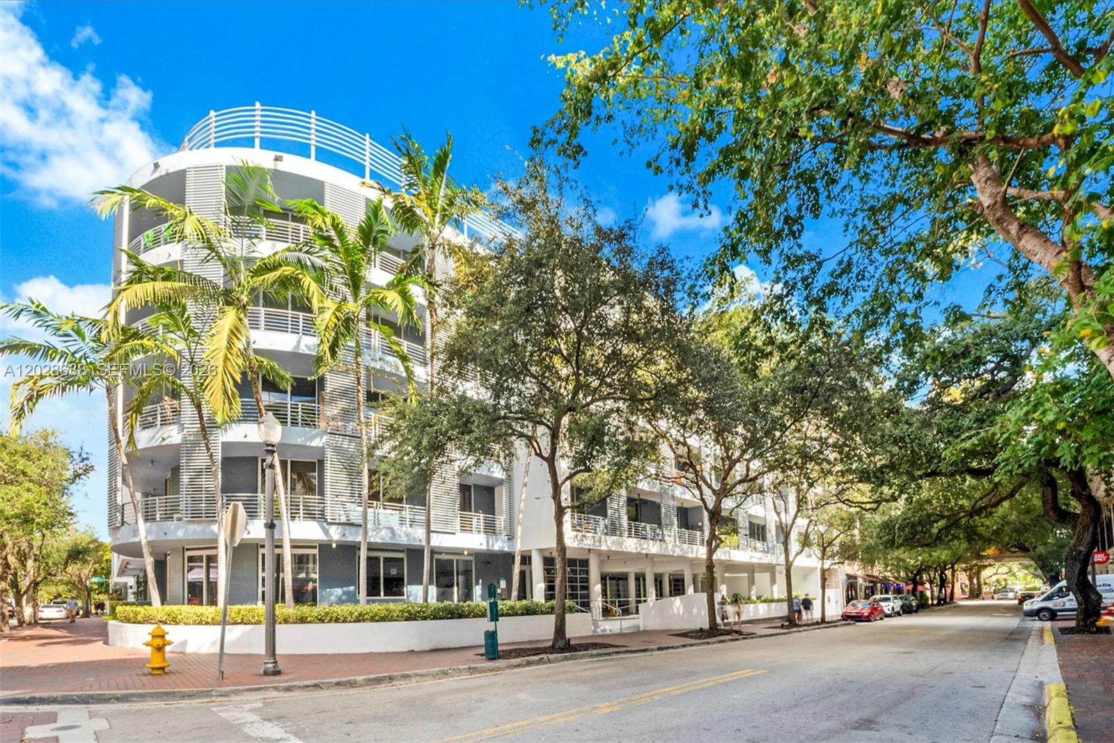 3339 Virginia St #305