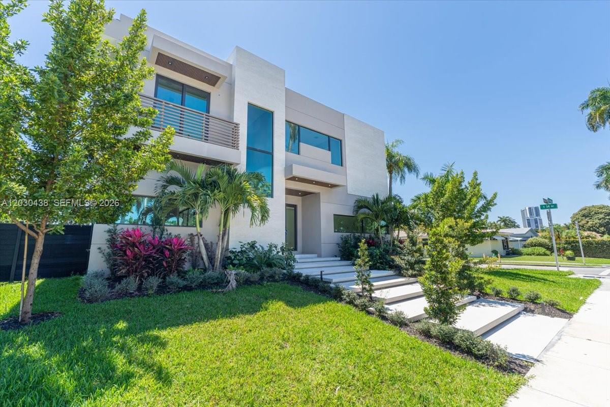 1380 Hollywood Blvd Hollywood, FL 33019