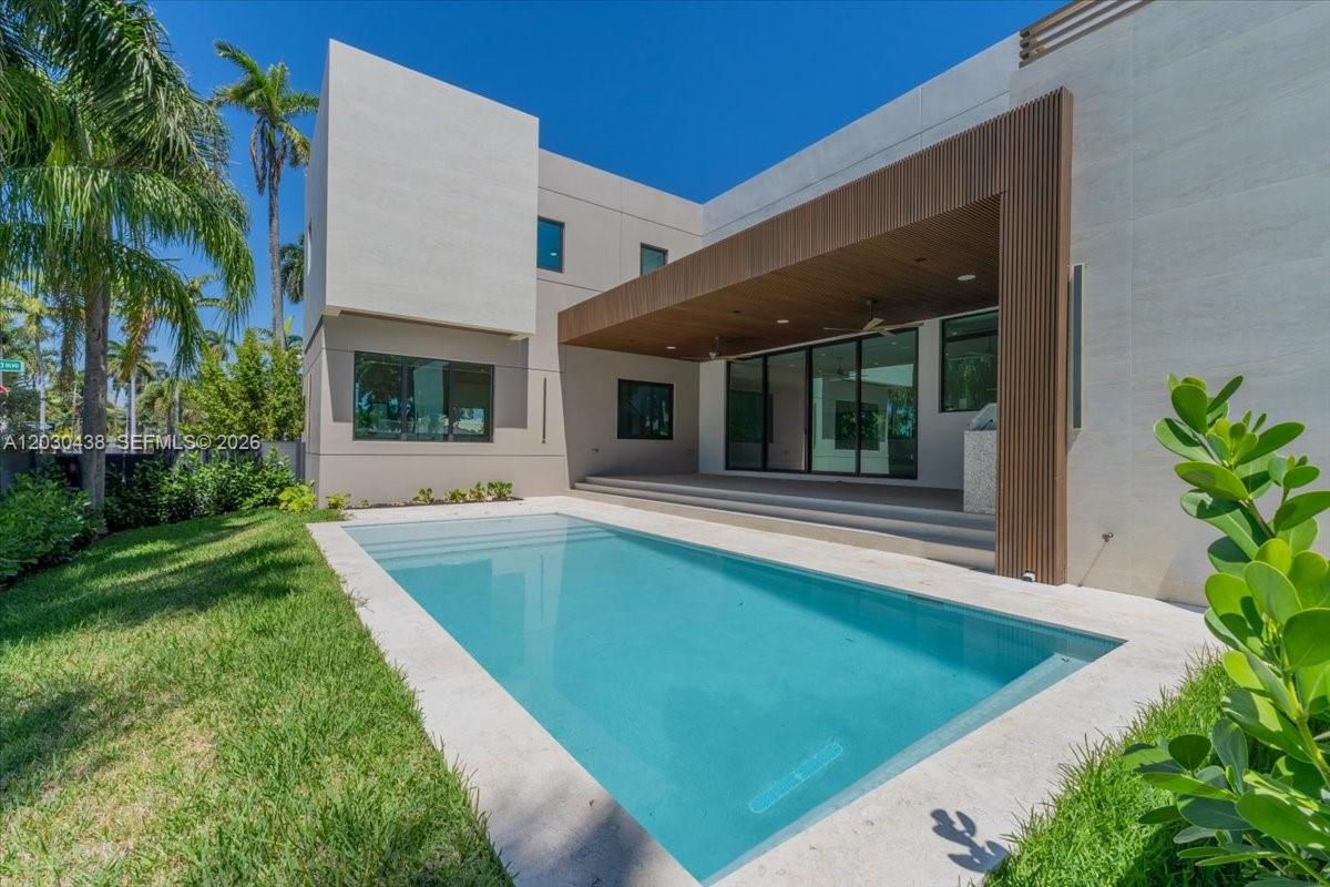 1380 Hollywood Blvd Hollywood, FL 33019
