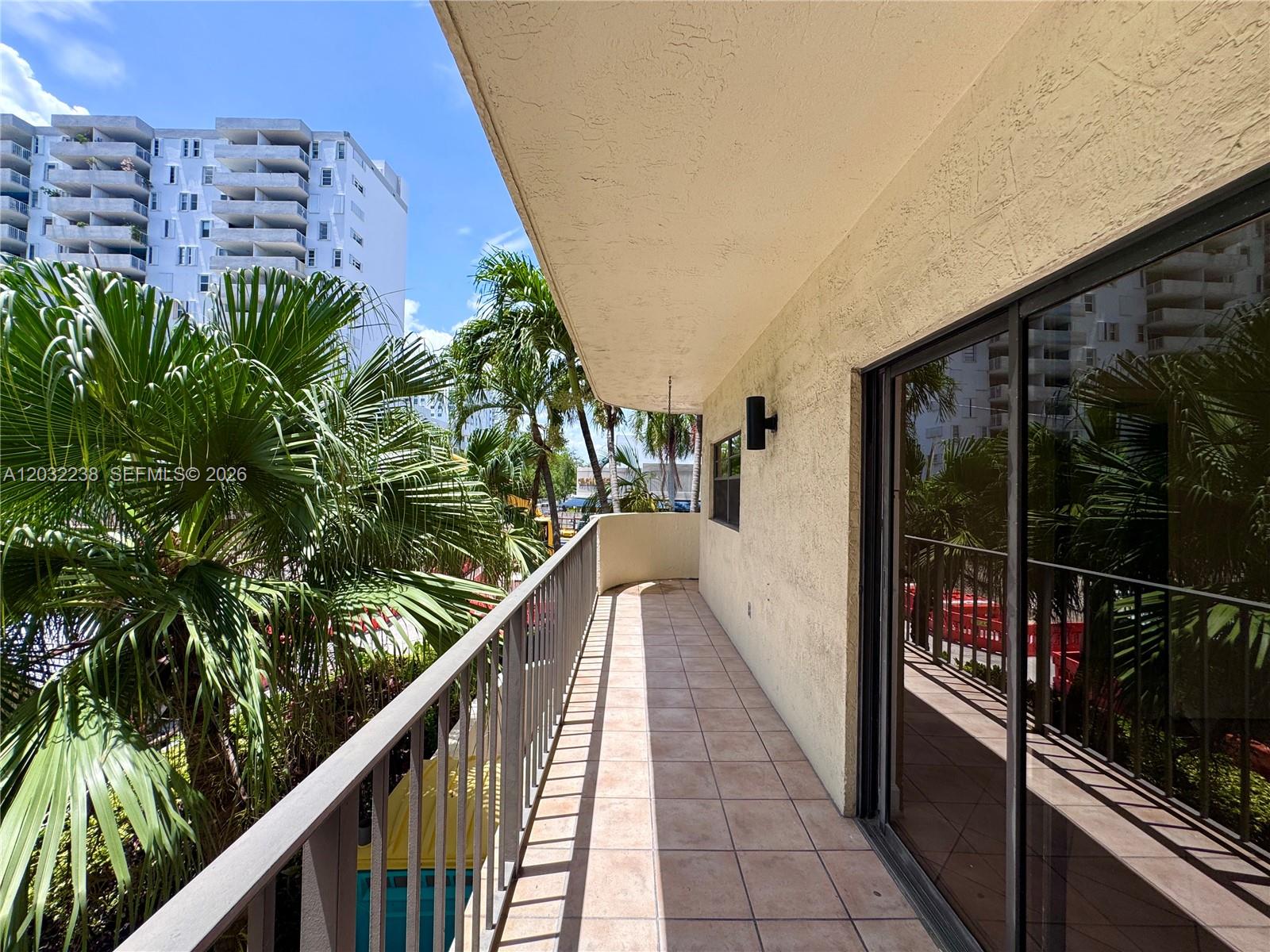 1250 Lincoln Rd #203