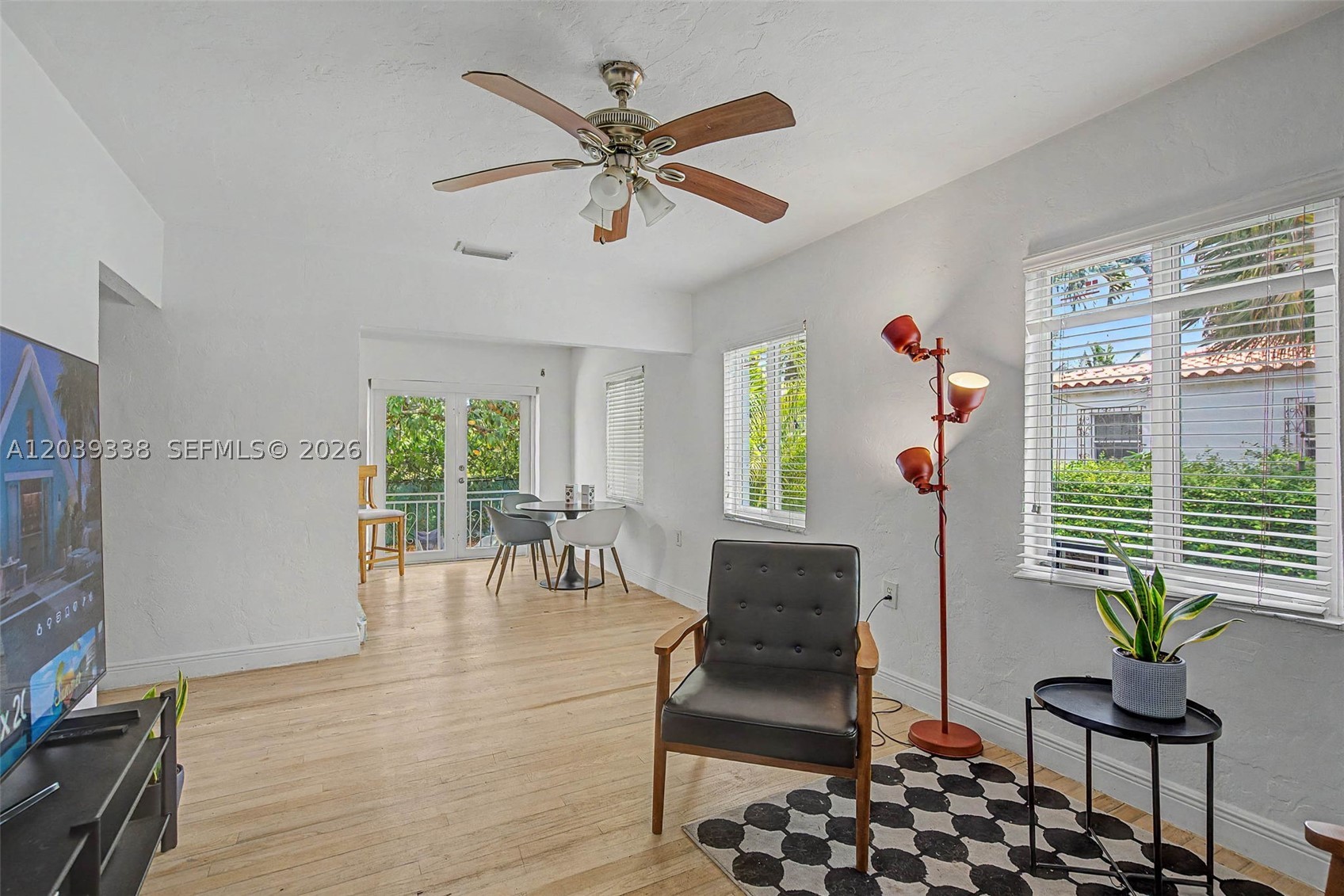 702 Boabadilla Coral Gables, FL 33134