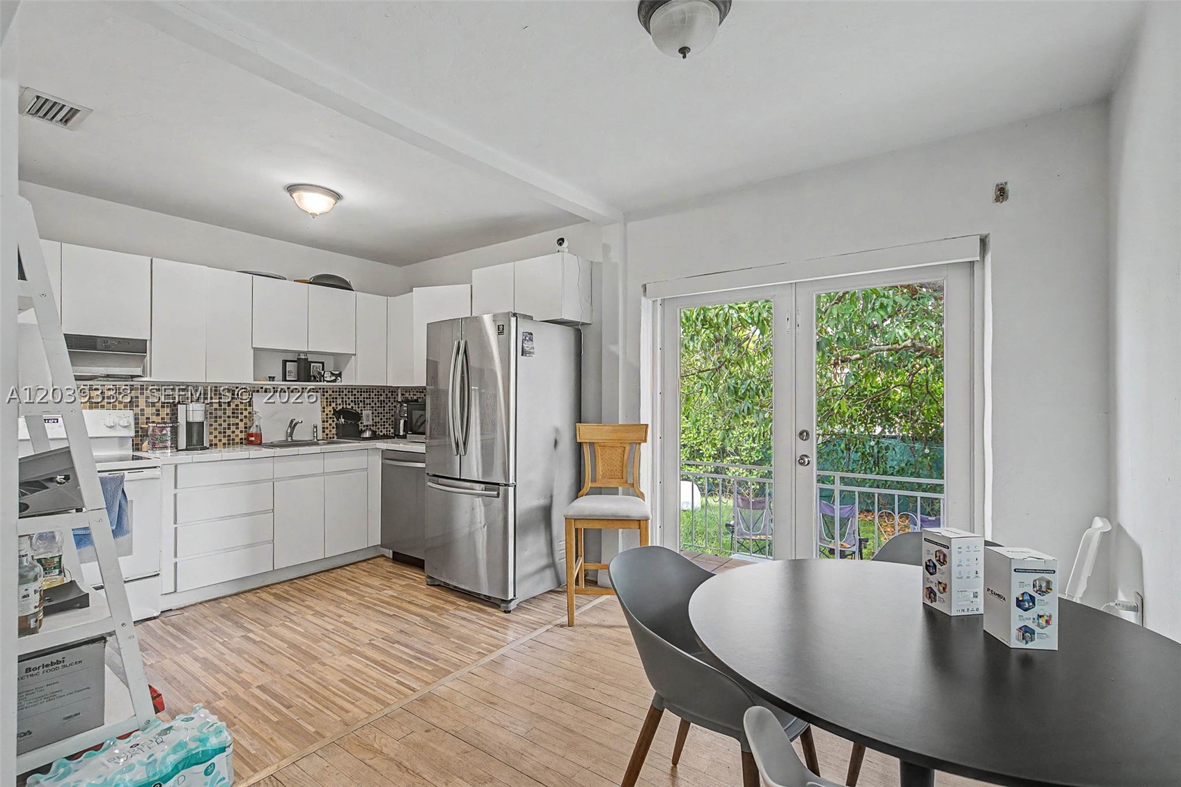 702 Boabadilla Coral Gables, FL 33134