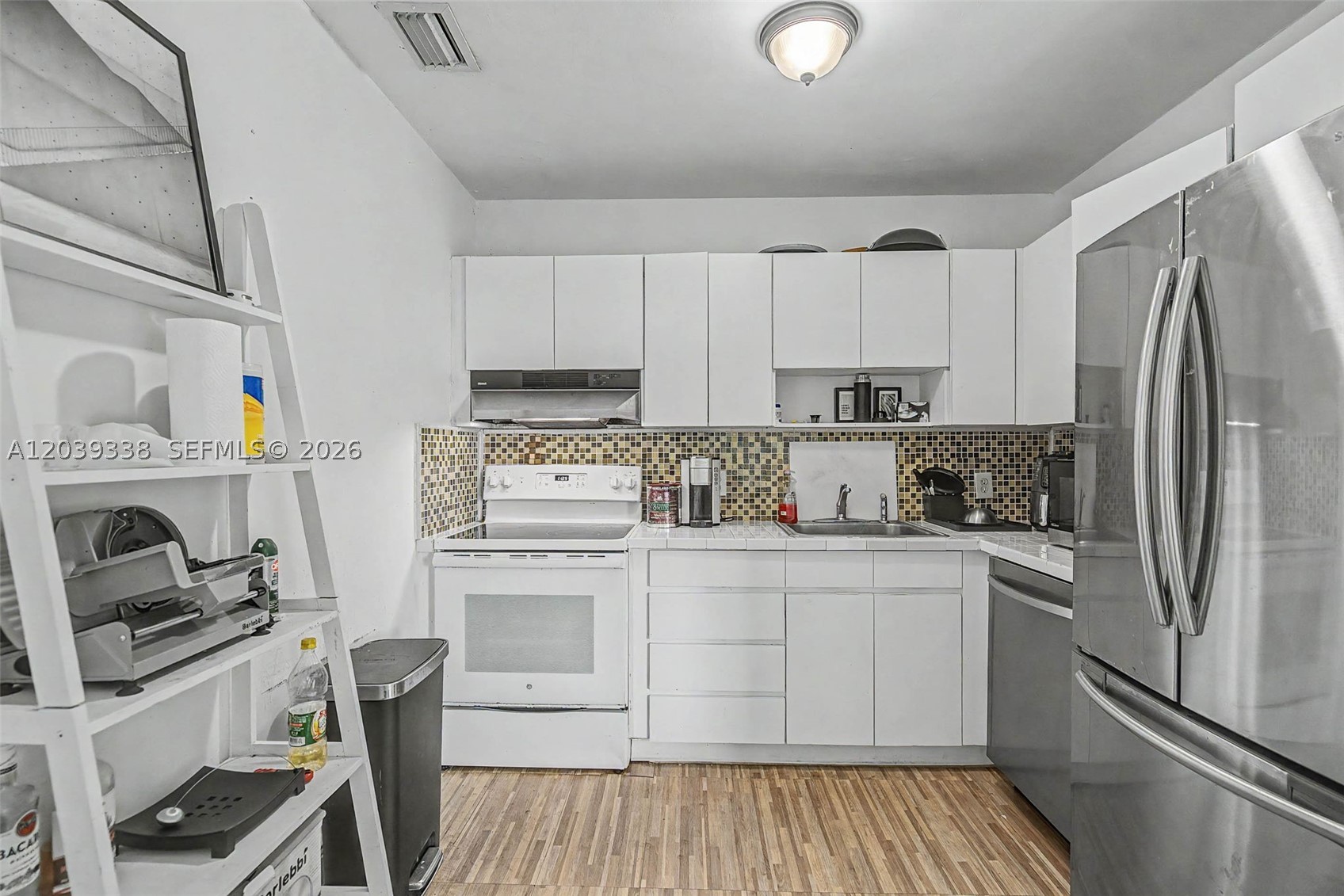 702 Boabadilla Coral Gables, FL 33134