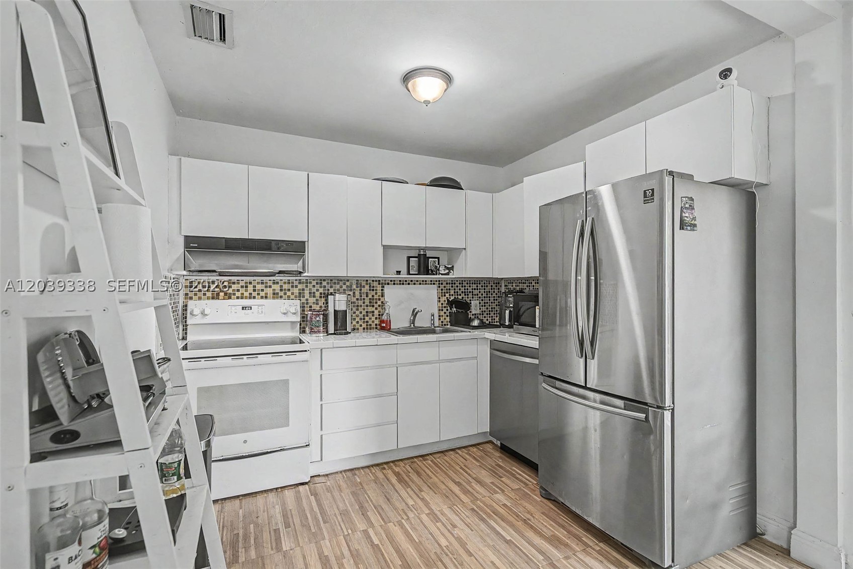 702 Boabadilla Coral Gables, FL 33134