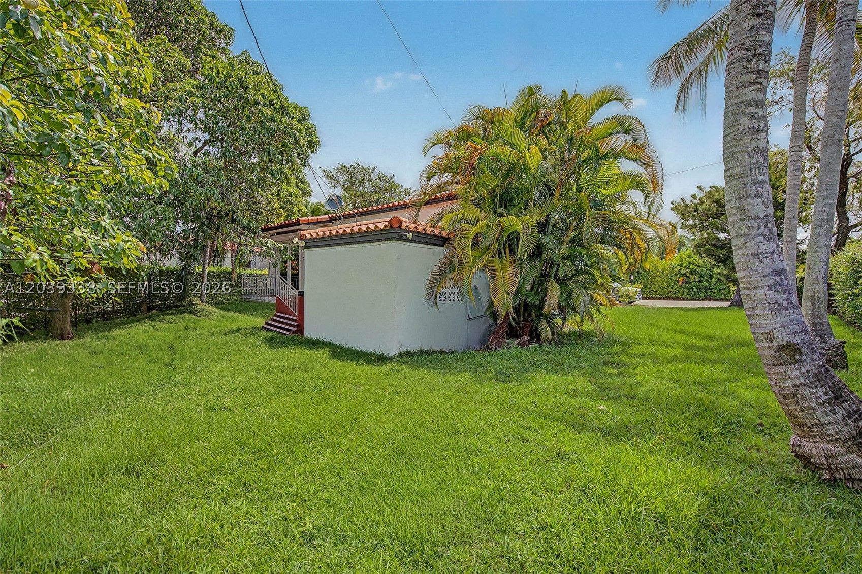 702 Boabadilla Coral Gables, FL 33134