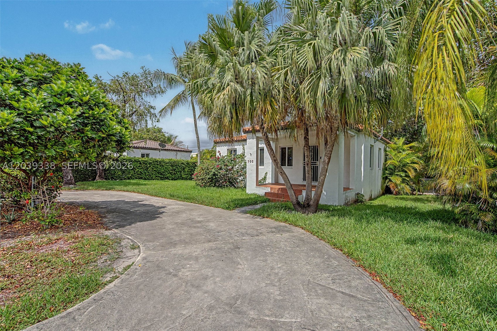 702 Boabadilla Coral Gables, FL 33134