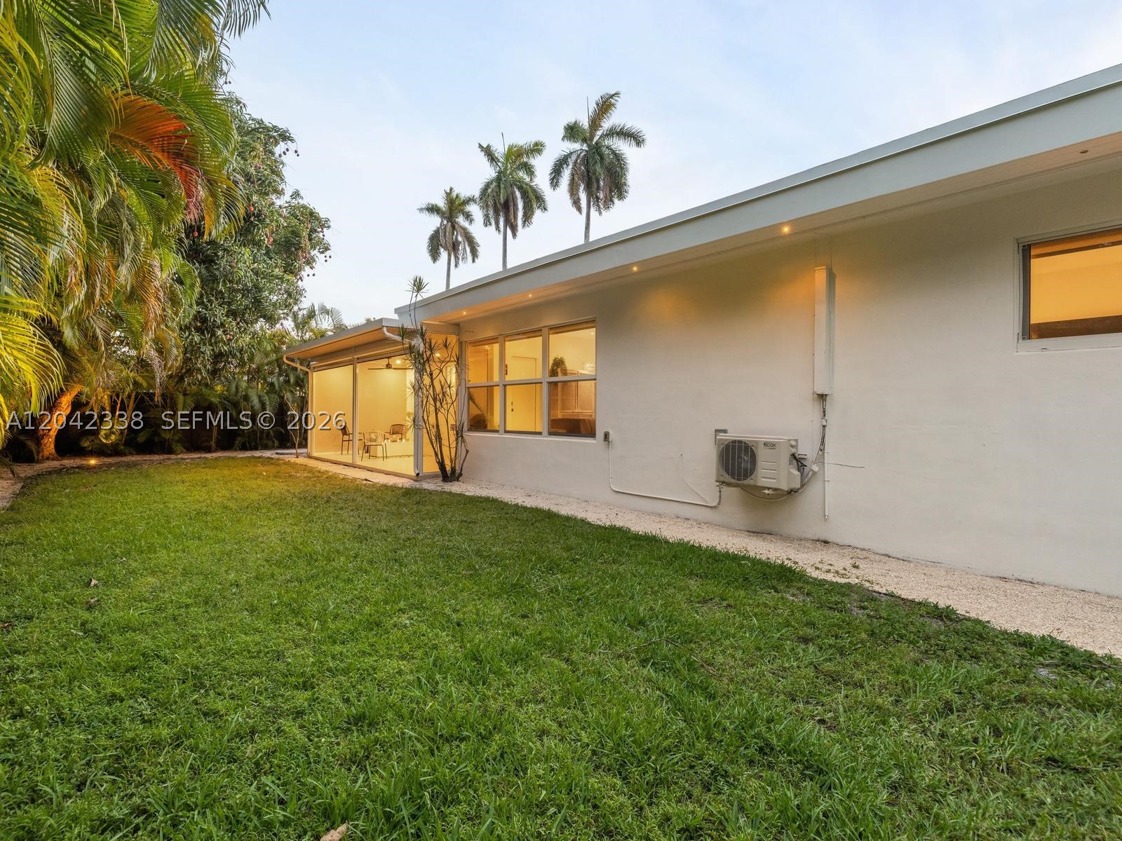 1000 NE 85th St Miami, FL 33138