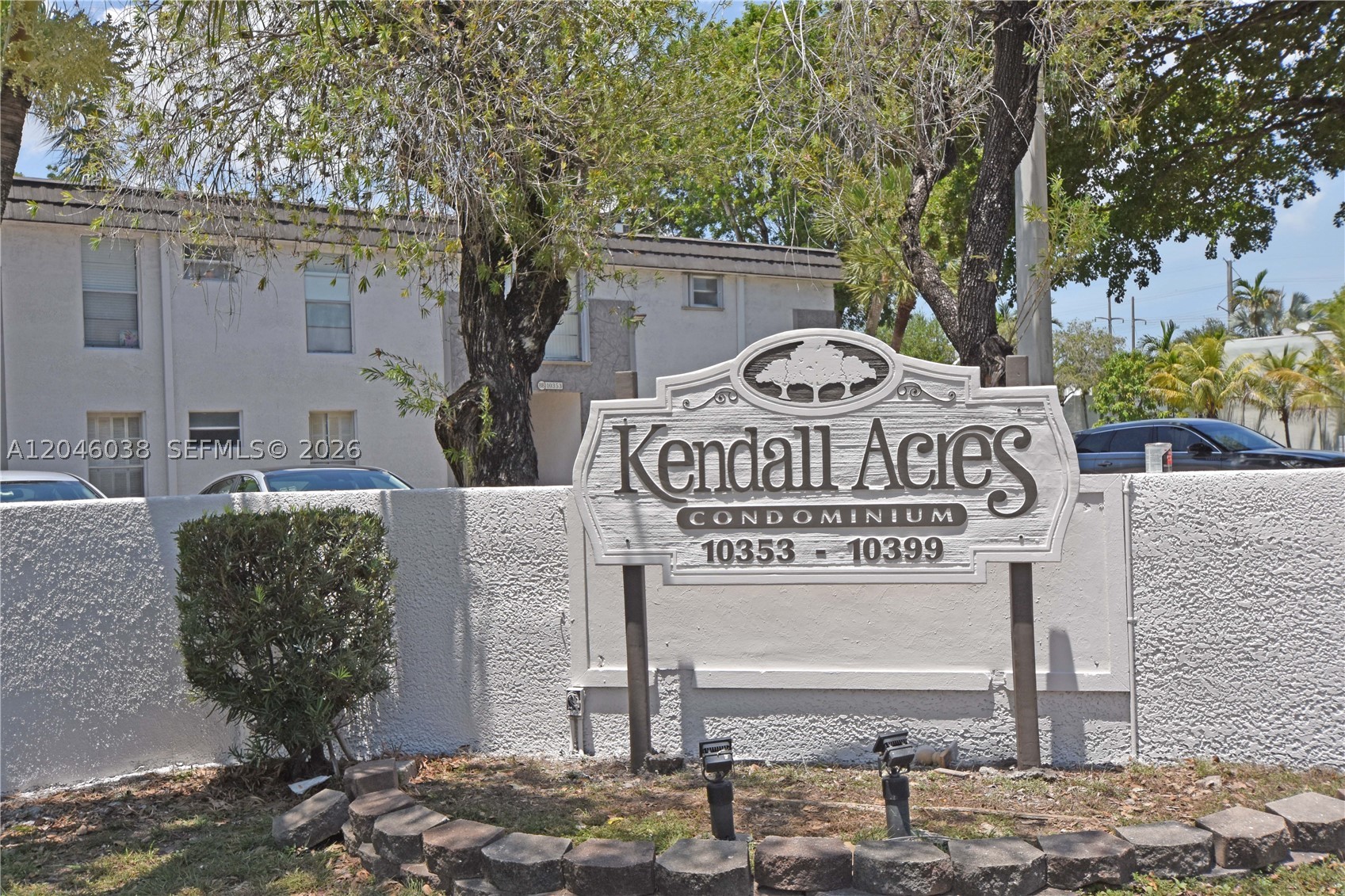 10387 N Kendall Dr #R2