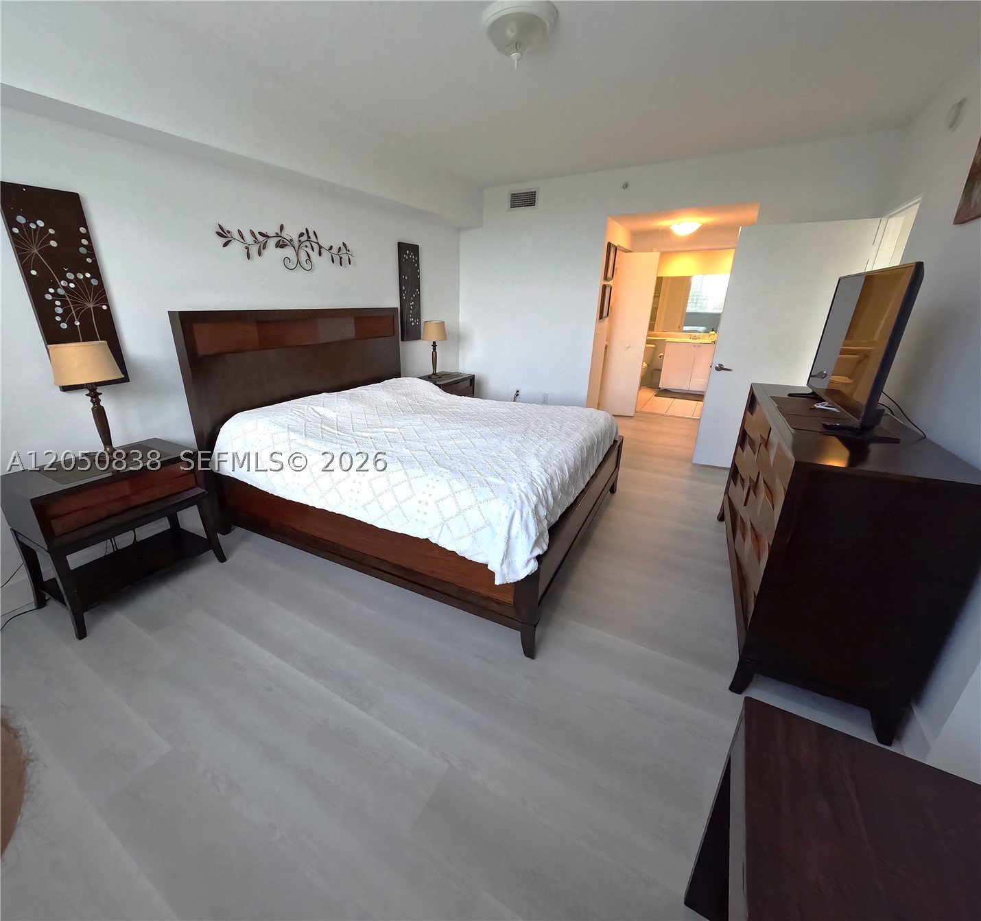 image The Venture at Aventura11
