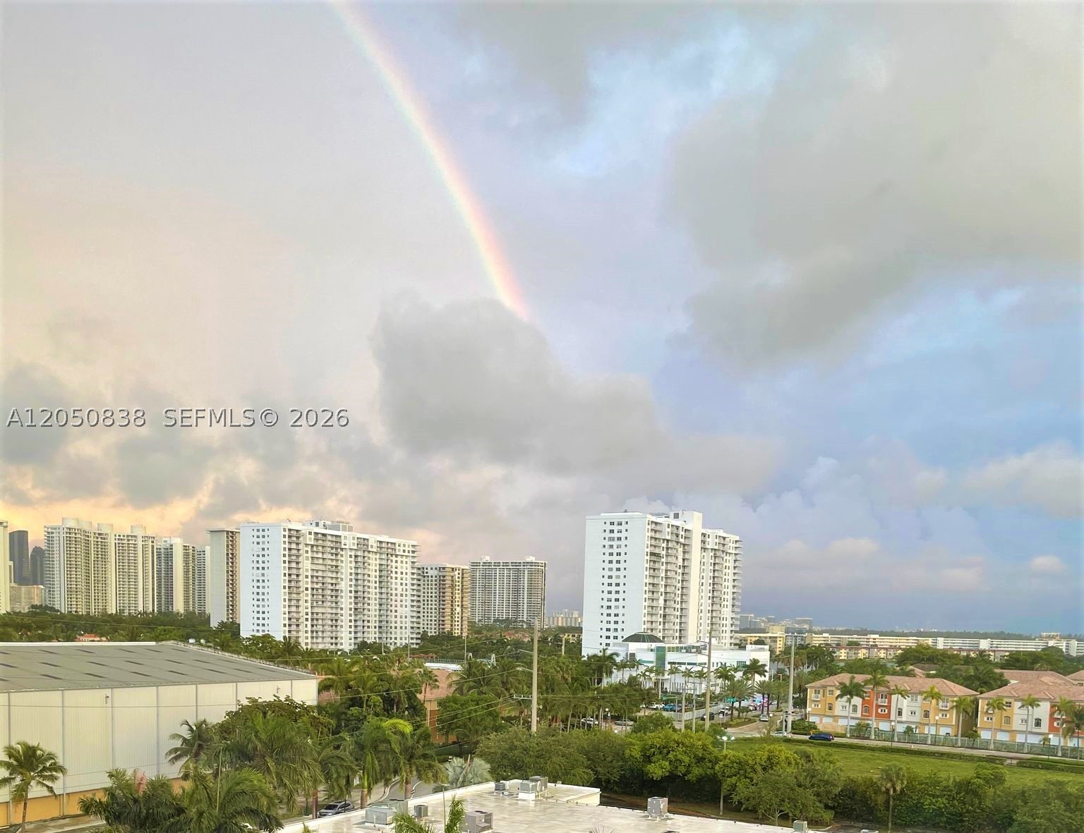 image The Venture at Aventura25