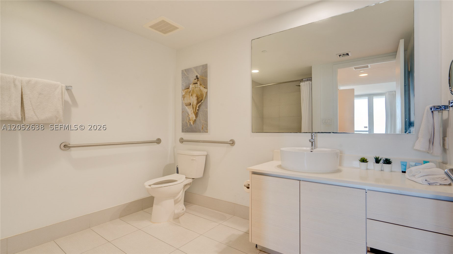 image Beachwalk Condominium14