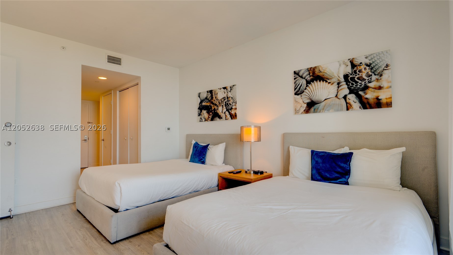 image Beachwalk Condominium18