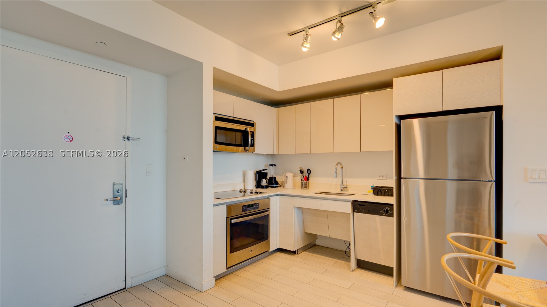 image Beachwalk Condominium26