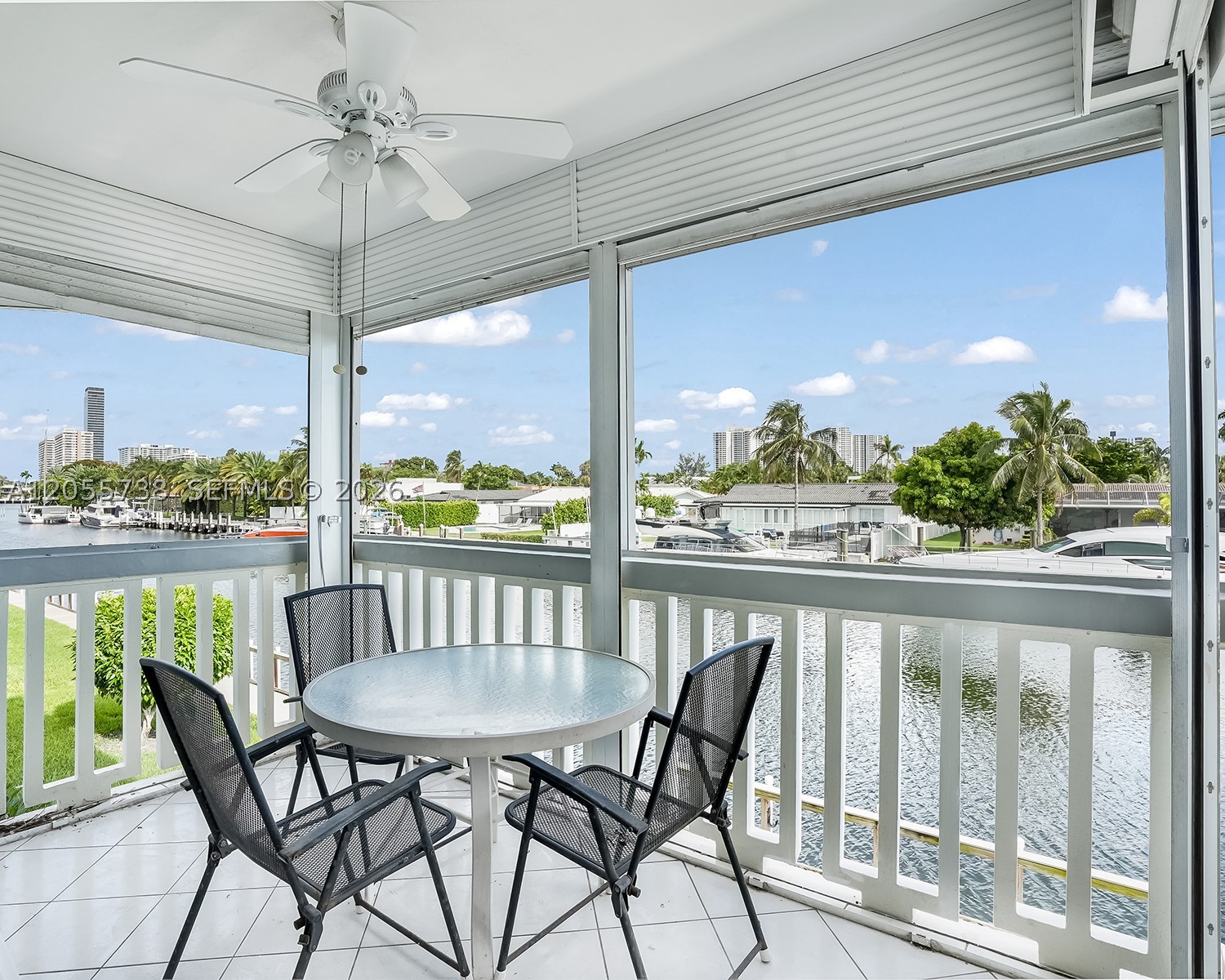 455 Paradise Isle Blvd #207