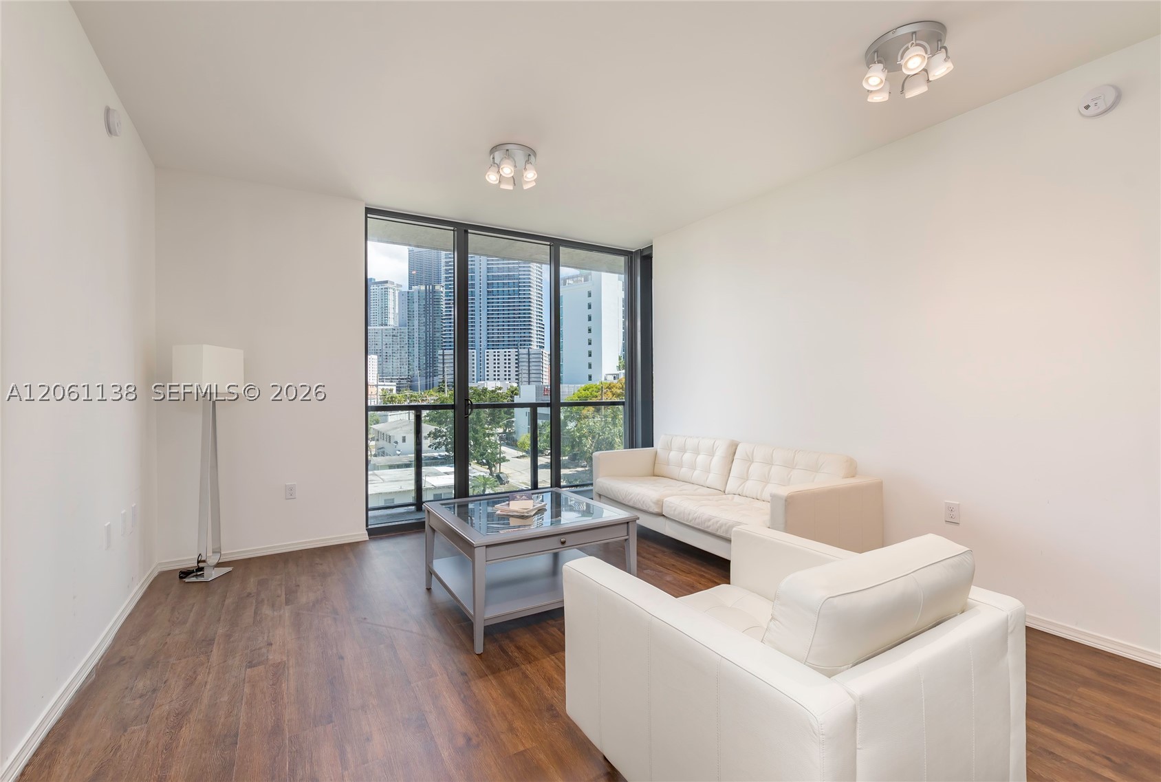 image Cassa Brickell4