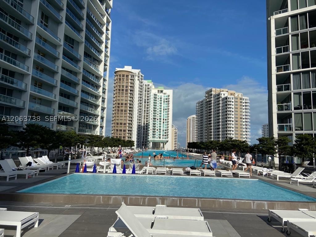 image Icon Brickell II28