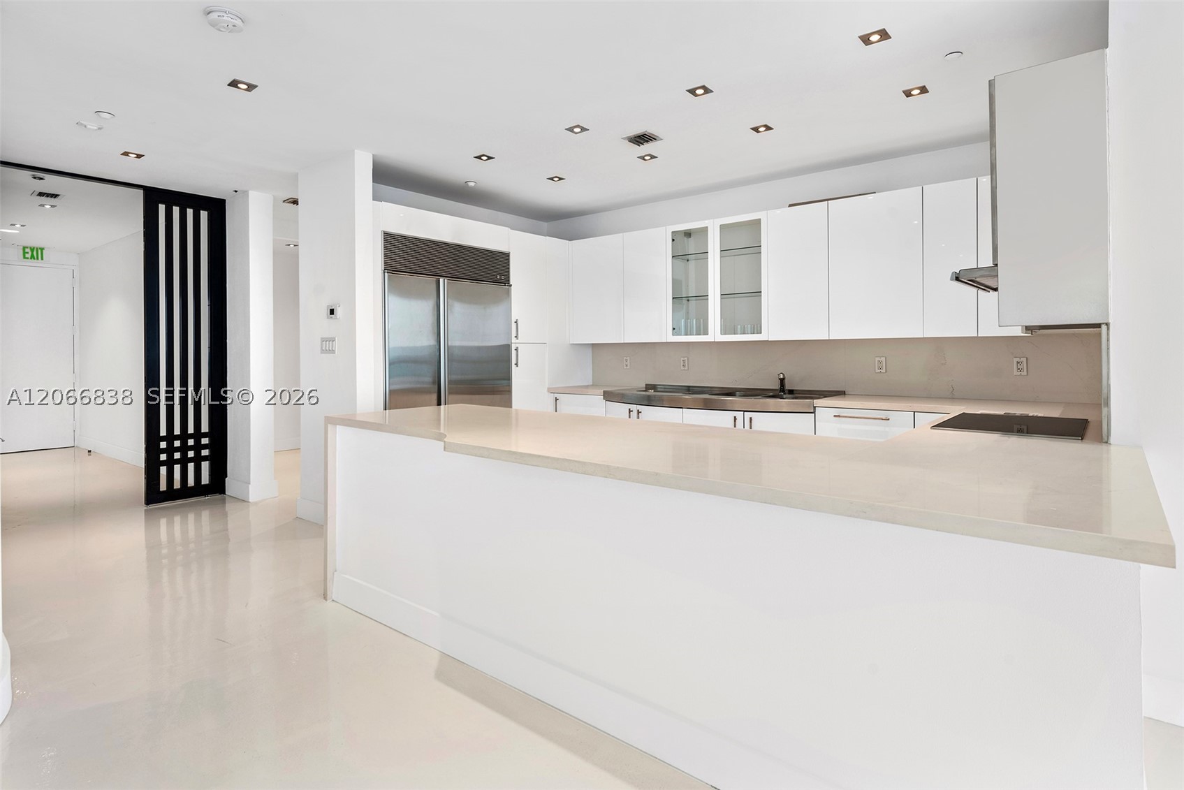 100 S Pointe Dr #2306 Miami Beach, FL 33139