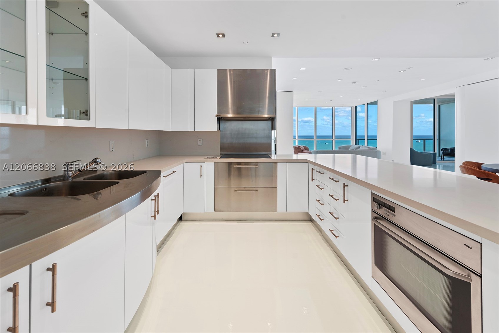 100 S Pointe Dr #2306 Miami Beach, FL 33139