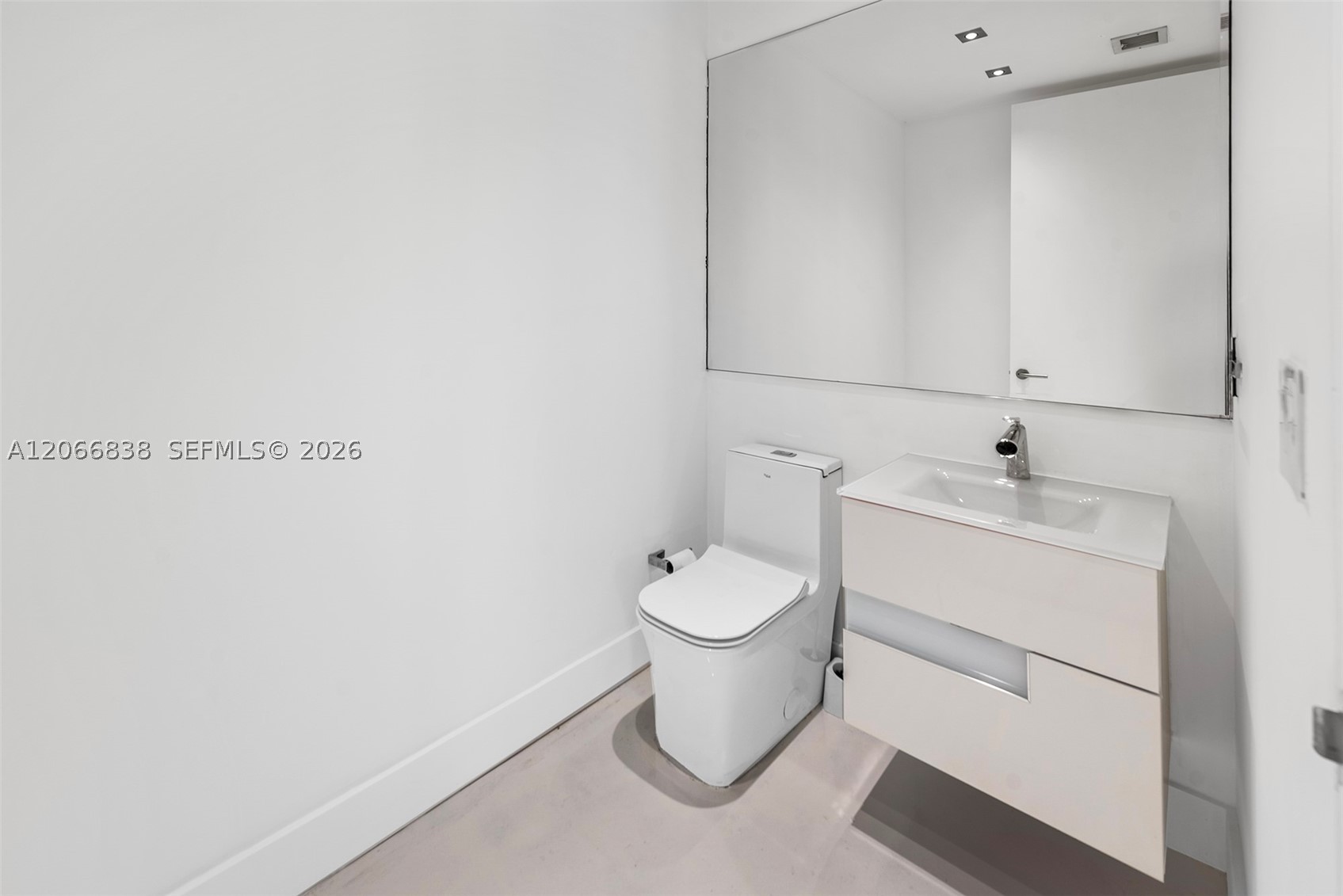 100 S Pointe Dr #2306 Miami Beach, FL 33139
