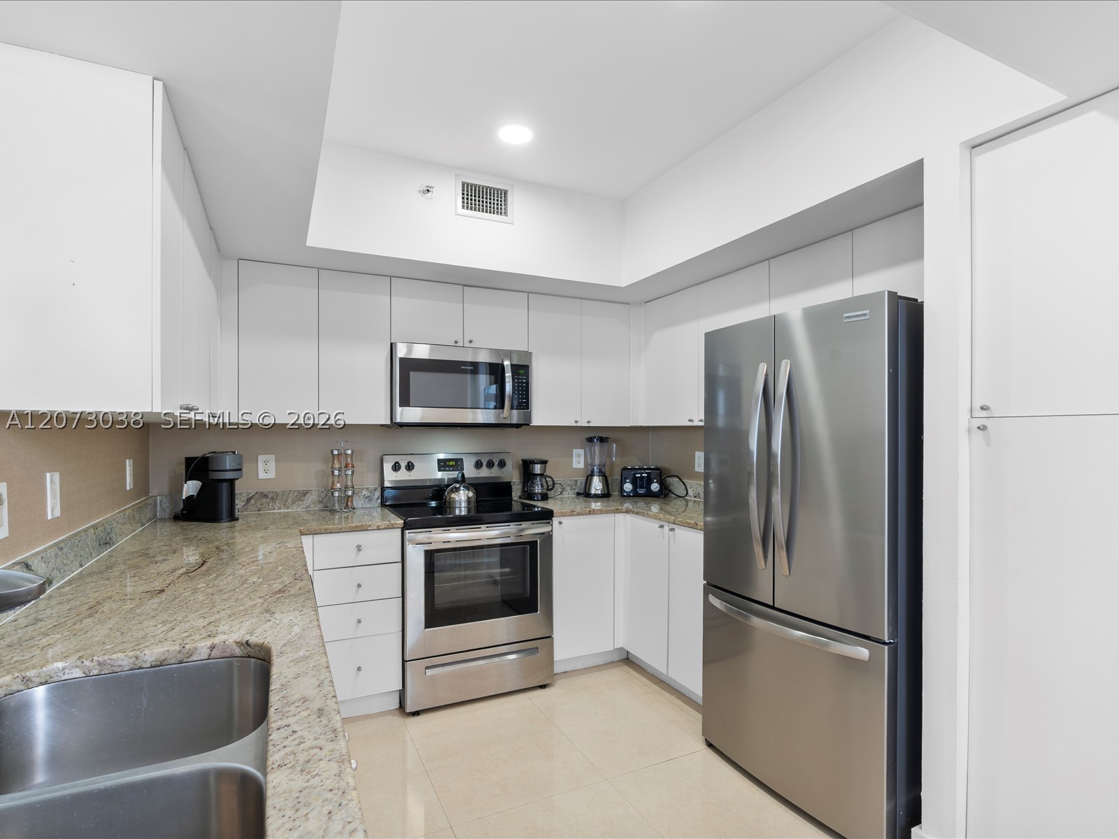 17375 Collins Ave #808 Sunny Isles Beach, FL 33160