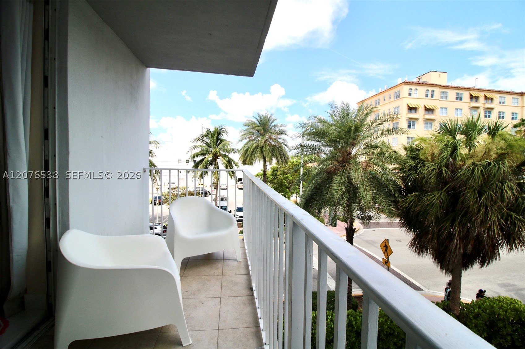 1255 Collins Ave #304