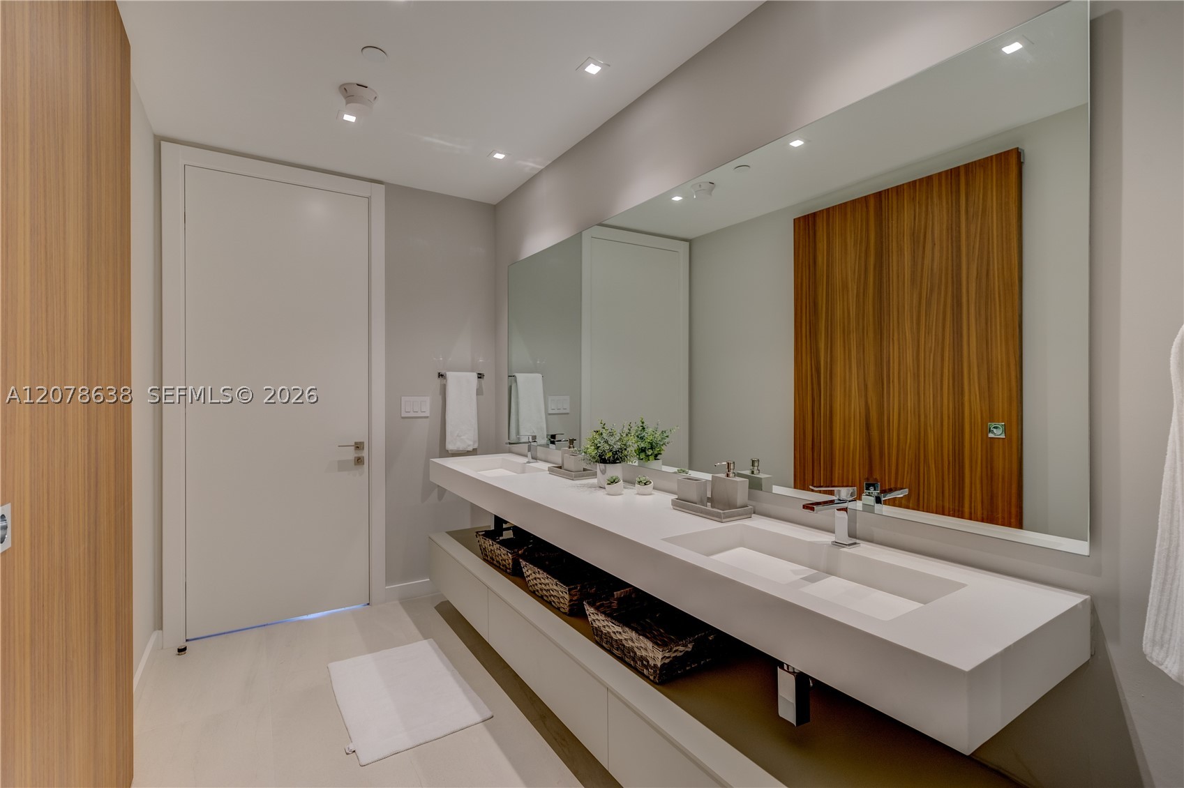 image Bayside Village East23