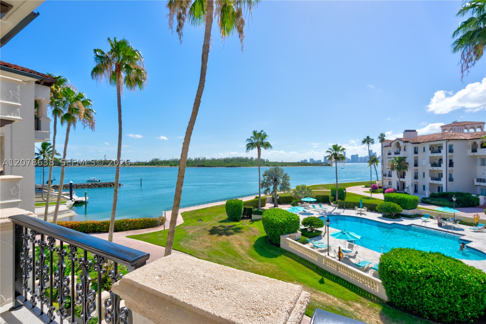 image Bayside Village East2