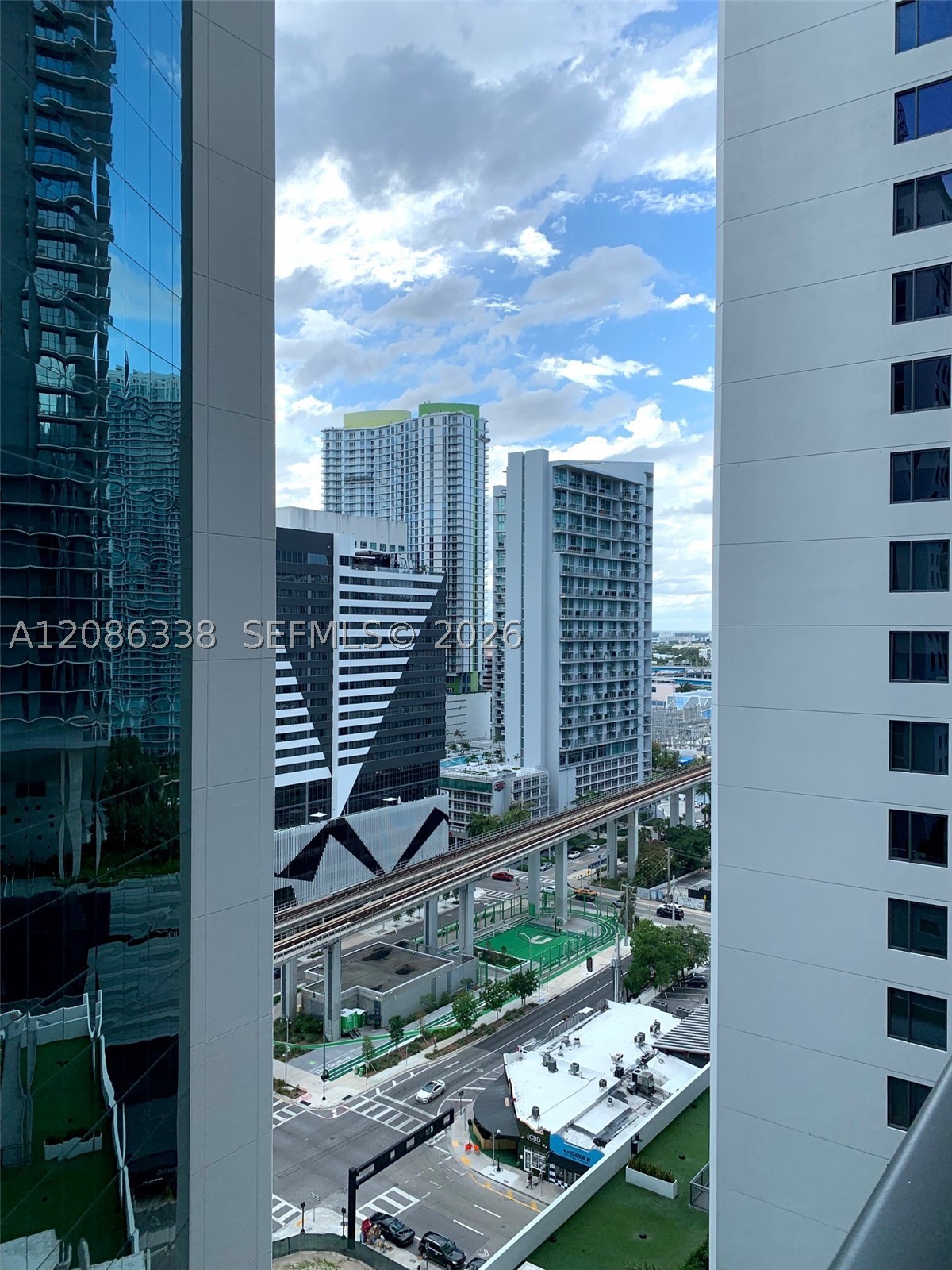 image Brickell Heights West8