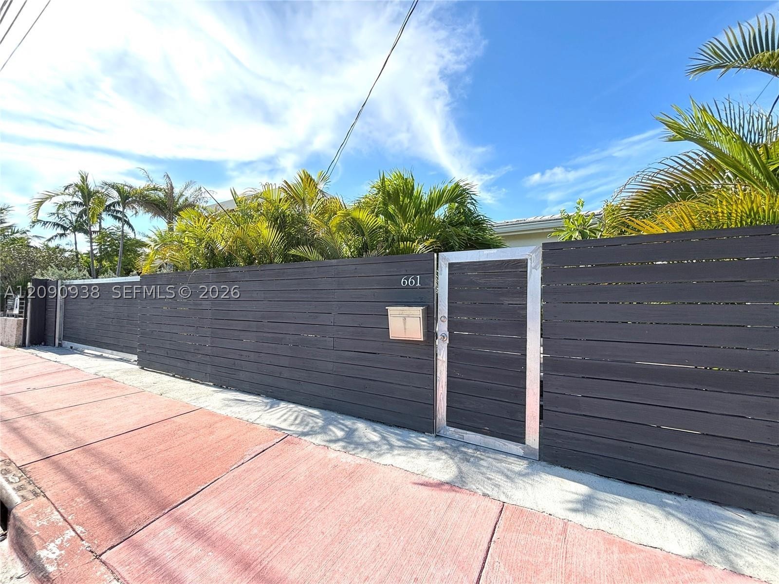 661 86th St Miami Beach, FL 33141