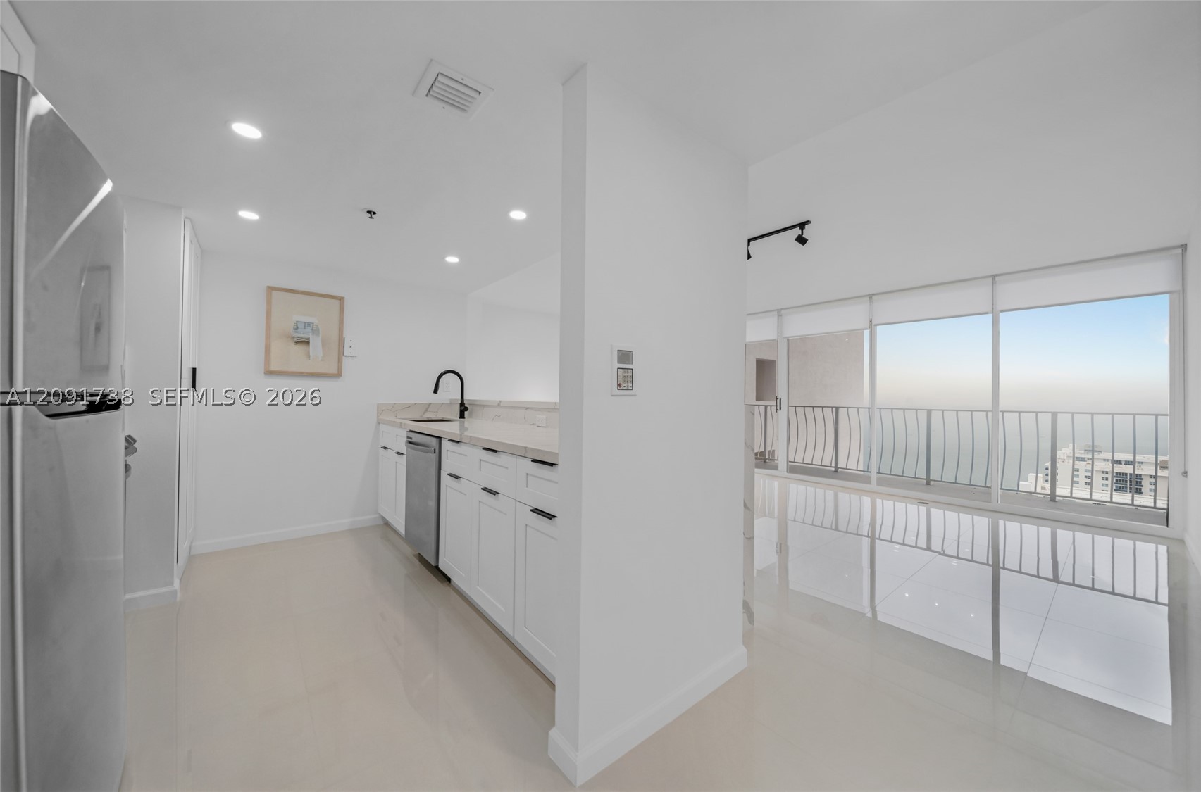 7601 E Treasure Dr #2321