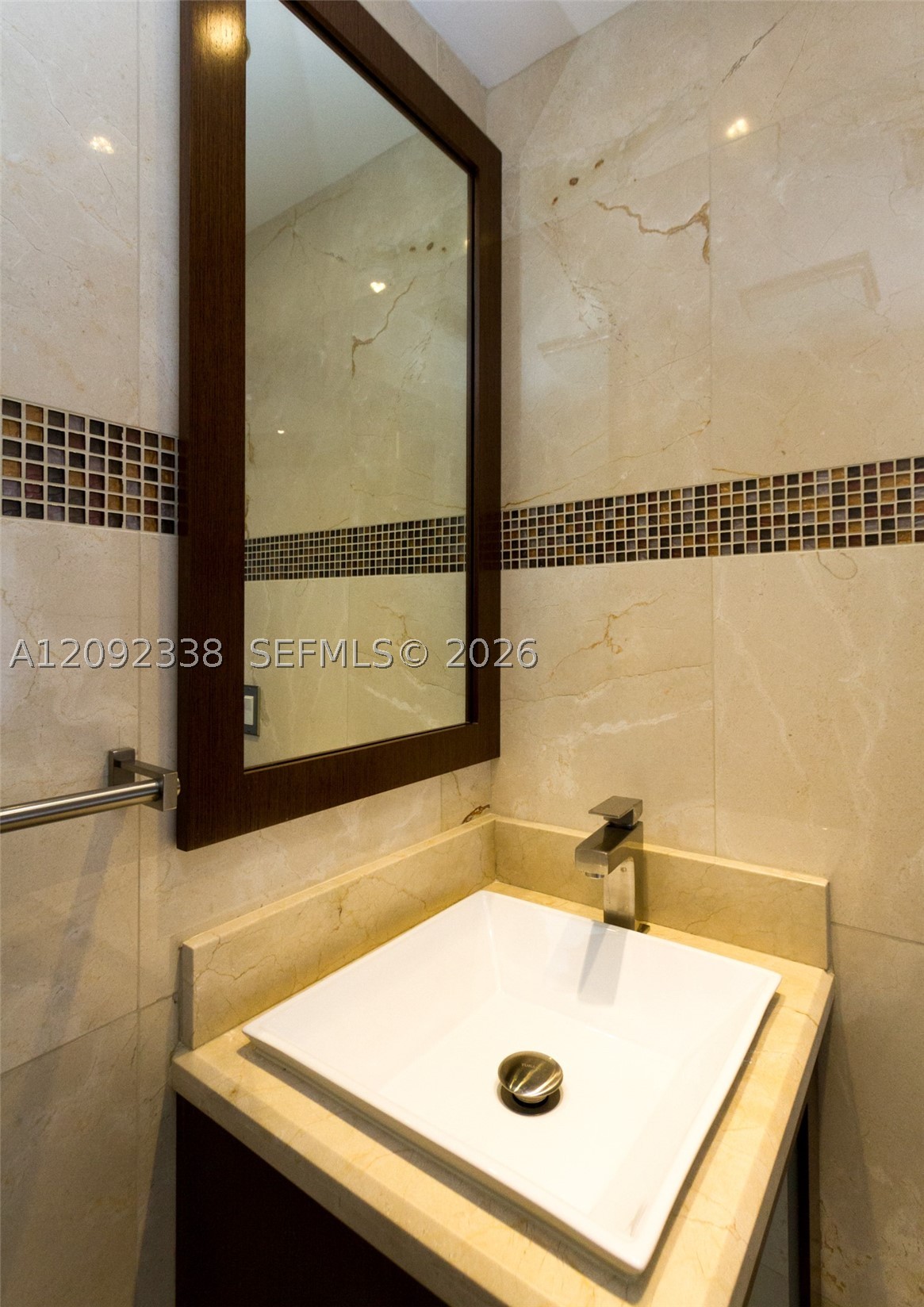 image Green Diamond24