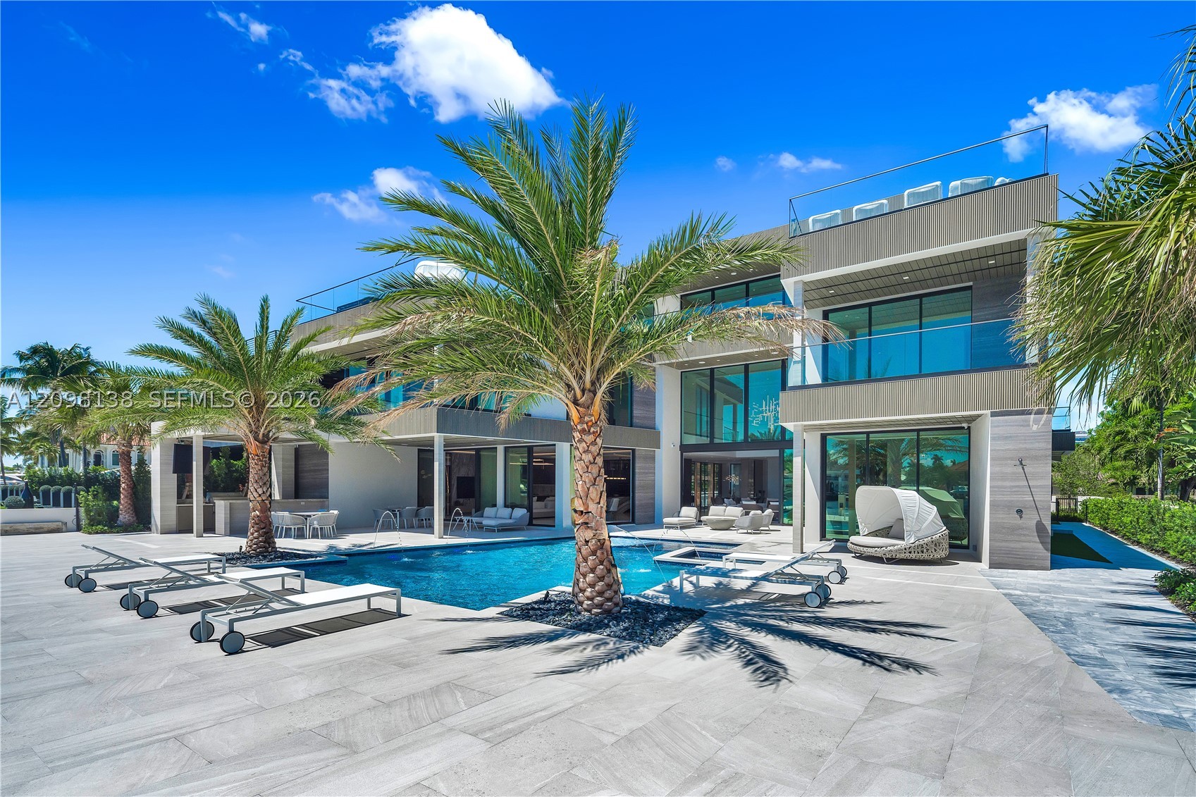 725 Middle Riv Dr Fort Lauderdale, FL 33304