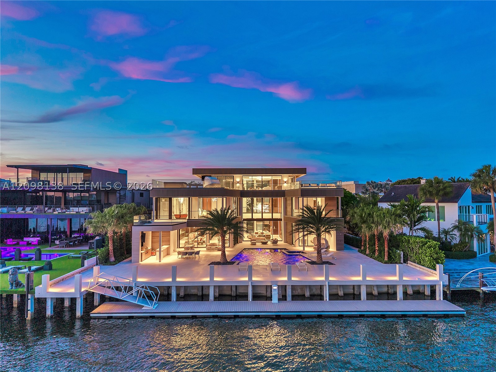 725 Middle Riv Dr Fort Lauderdale, FL 33304