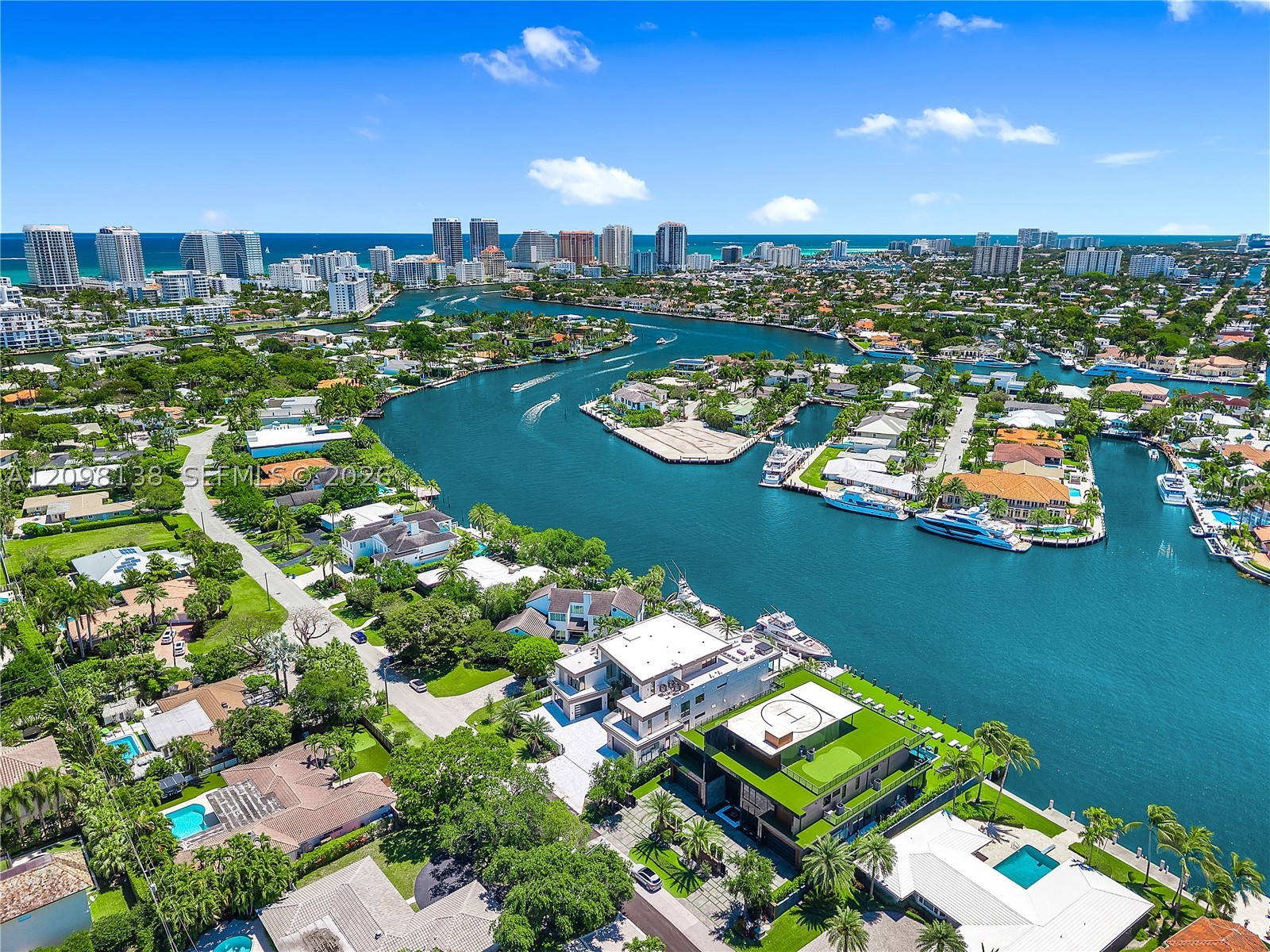 725 Middle Riv Dr Fort Lauderdale, FL 33304