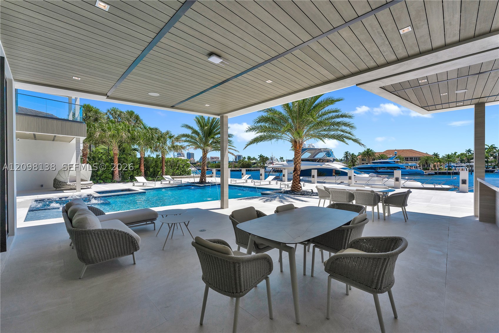 725 Middle Riv Dr Fort Lauderdale, FL 33304