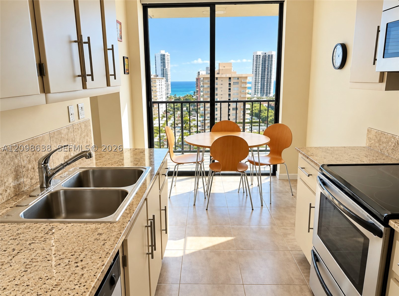 image Winston Towers 70012