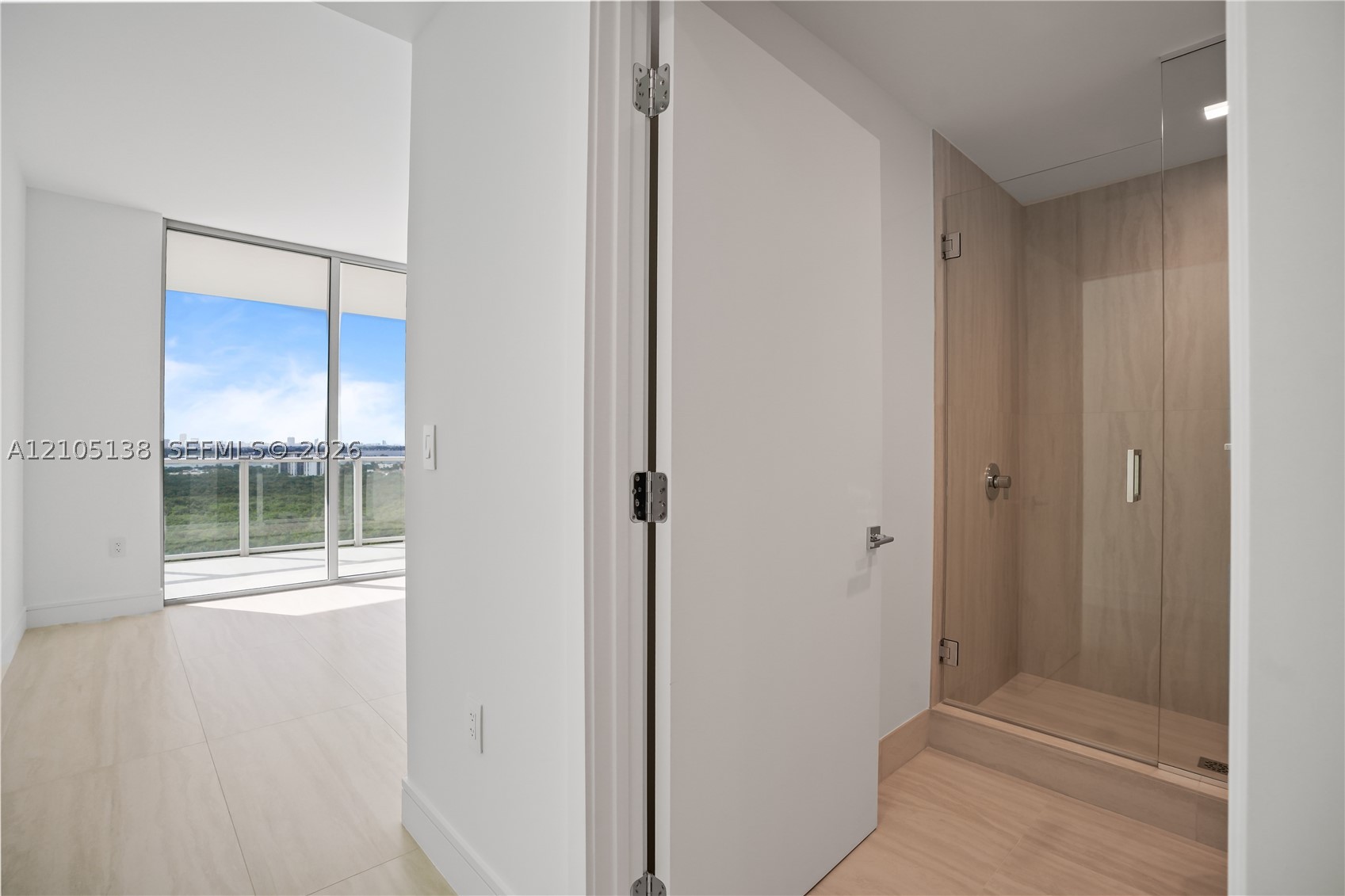 2411 Laguna Cir #1505 North Miami, FL 33181