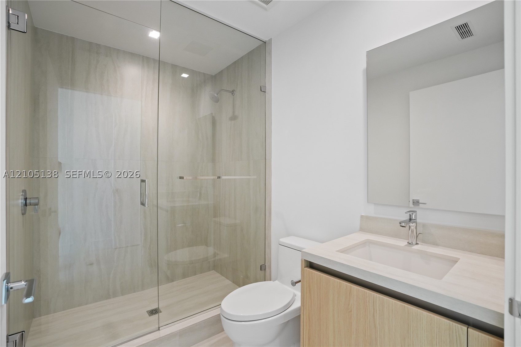 2411 Laguna Cir #1505 North Miami, FL 33181