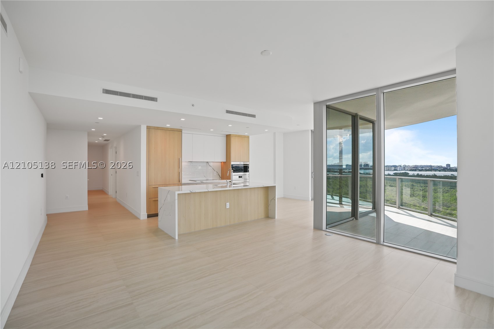 2411 Laguna Cir #1505 North Miami, FL 33181